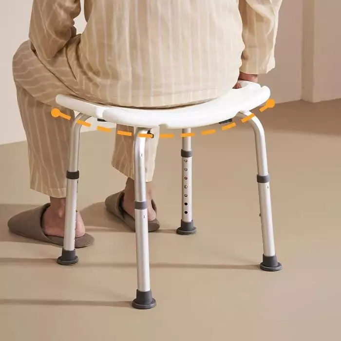Ako zvoliť sprchovú lavicu a stoličky si prečítajte túto.